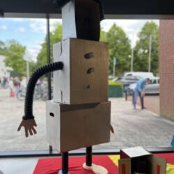 De 5e deelname aan AdoptIDee was er één om niet snel te vergeten. Voor het eerst deden ook drie brugklassen van het voortgezet onderwijs mee! - Adoptidee