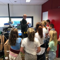 De 5e deelname aan AdoptIDee was er één om niet snel te vergeten. Voor het eerst deden ook drie brugklassen van het voortgezet onderwijs mee! - Adoptidee