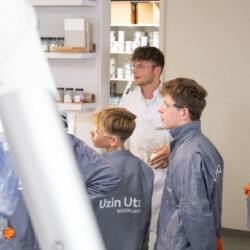 De 5e deelname aan AdoptIDee was er één om niet snel te vergeten. Voor het eerst deden ook drie brugklassen van het voortgezet onderwijs mee! - Adoptidee